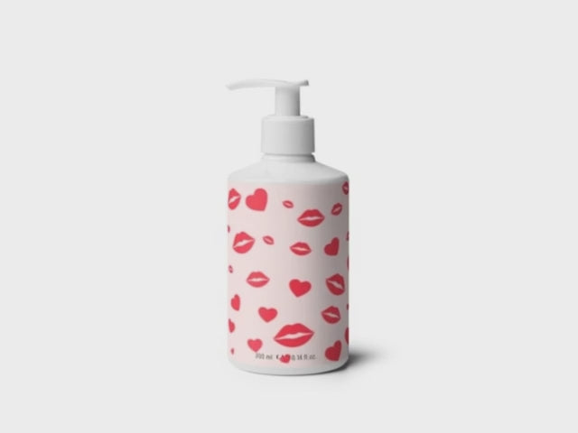 THE HEARTS AND AND KISSES BODY WASH